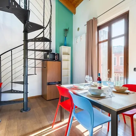 Strepitoso Loft Con Vista Duomo Lägenhet Alba (Piedmont)